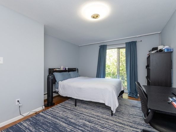 57 Saint Paul St. 19, Brookline MA 02445