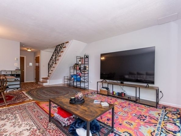 57 Saint Paul St. 19, Brookline MA 02445