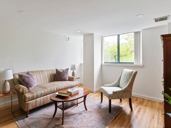 42 8th St 5304, Boston MA 02129