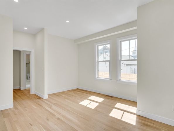 77 Thorndike Street 1, Brookline MA 02446