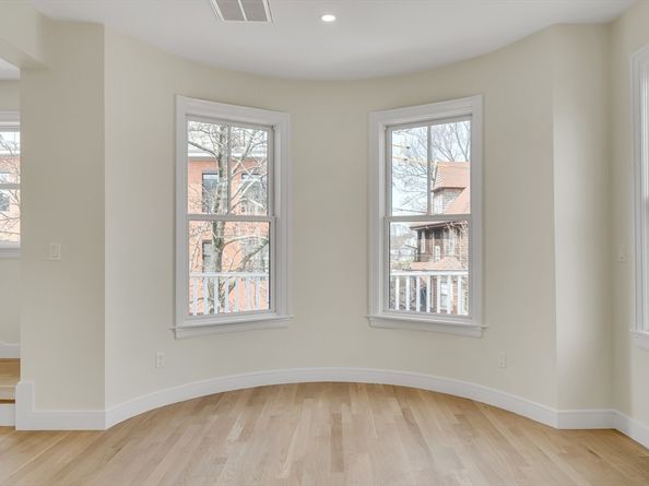 77 Thorndike Street 1, Brookline MA 02446