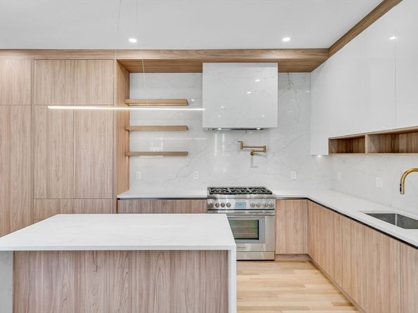 77 Thorndike Street 1, Brookline MA 02446