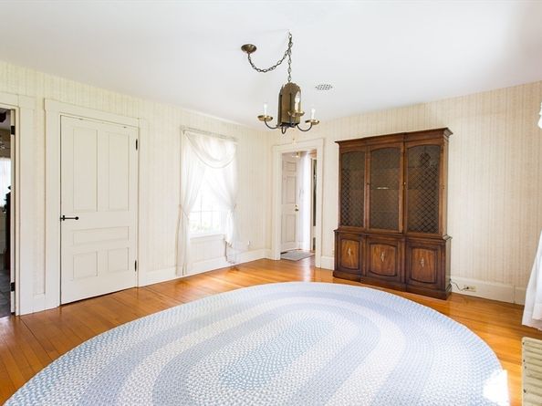 67 E Main St, West Brookfield MA 01585