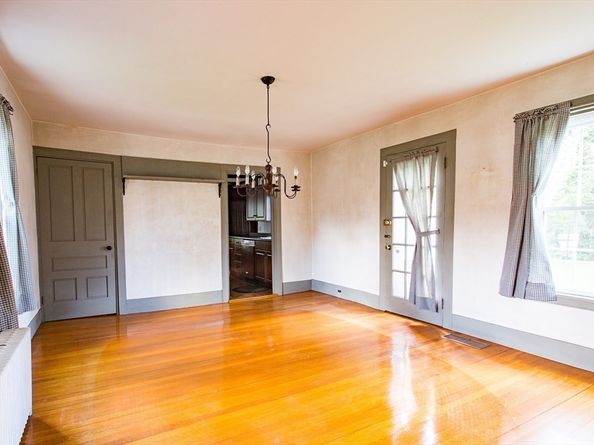 67 E Main St, West Brookfield MA 01585
