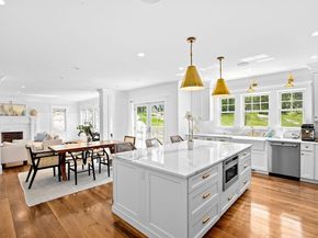 10 Ocean Ledge Dr, Cohasset MA 02025