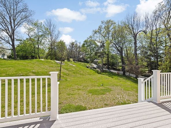 10 Ocean Ledge Dr, Cohasset MA 02025