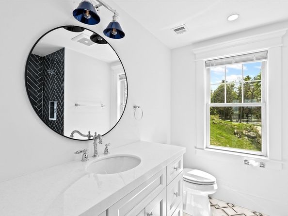 10 Ocean Ledge Dr, Cohasset MA 02025