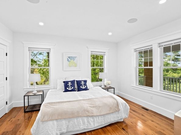 10 Ocean Ledge Dr, Cohasset MA 02025