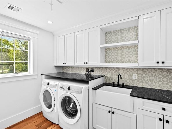 10 Ocean Ledge Dr, Cohasset MA 02025