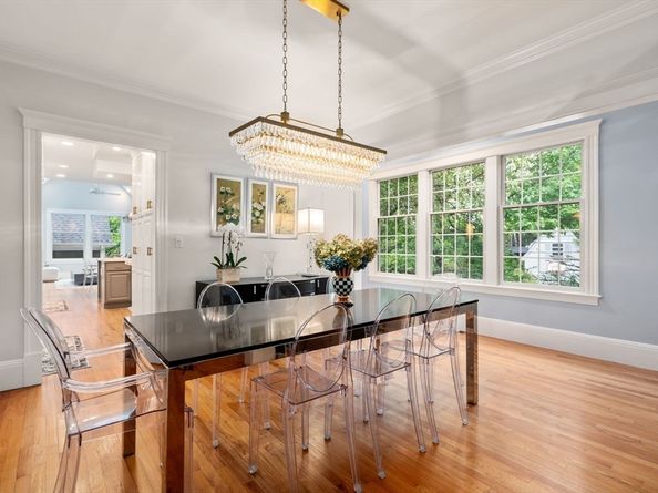 110 Avalon Rd, Newton MA 02468