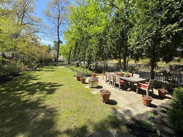 110 Avalon Rd, Newton MA 02468