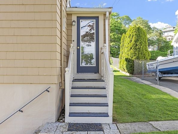 68 Spring Road, Nahant MA 01908