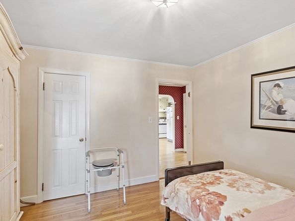 68 Spring Road, Nahant MA 01908
