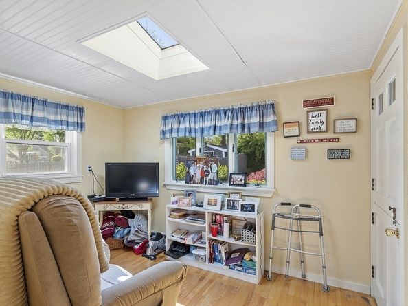 68 Spring Road, Nahant MA 01908