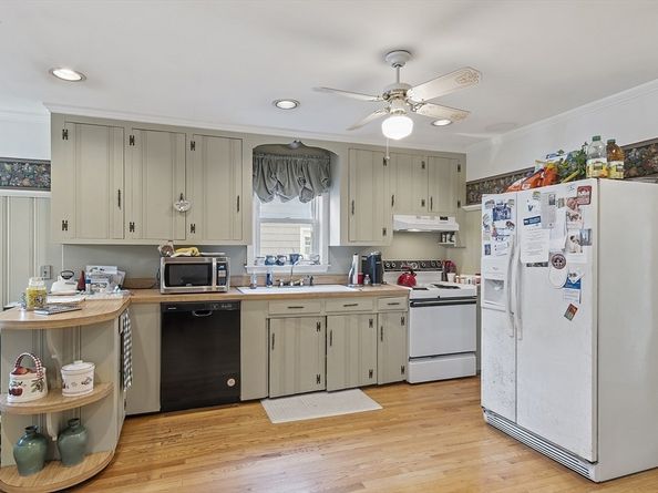 68 Spring Road, Nahant MA 01908