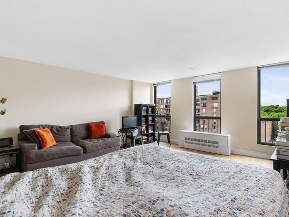 44 Washington St 1208, Brookline MA 02445