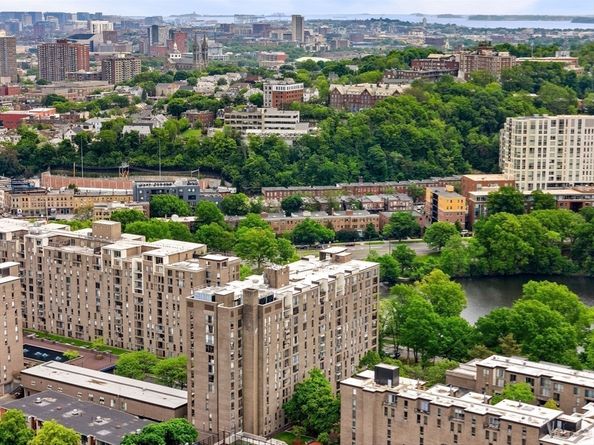 44 Washington St 1208, Brookline MA 02445
