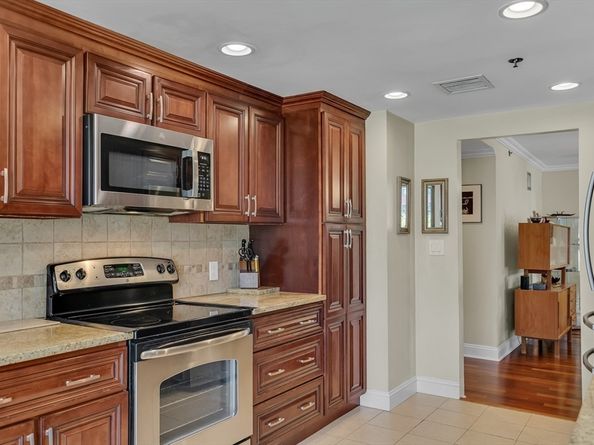 75-83 Cambridge Pkwy W403, Cambridge MA 02142