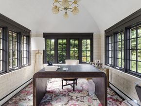 8 Conant Rd, Weston MA 02493