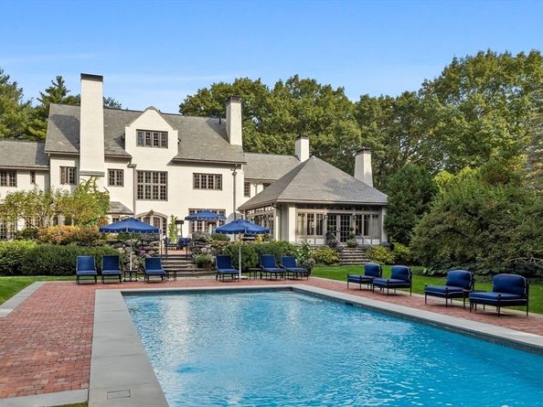 8 Conant Rd, Weston MA 02493