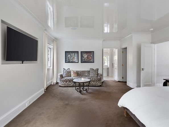 8 Conant Rd, Weston MA 02493