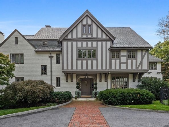 8 Conant Rd, Weston MA 02493