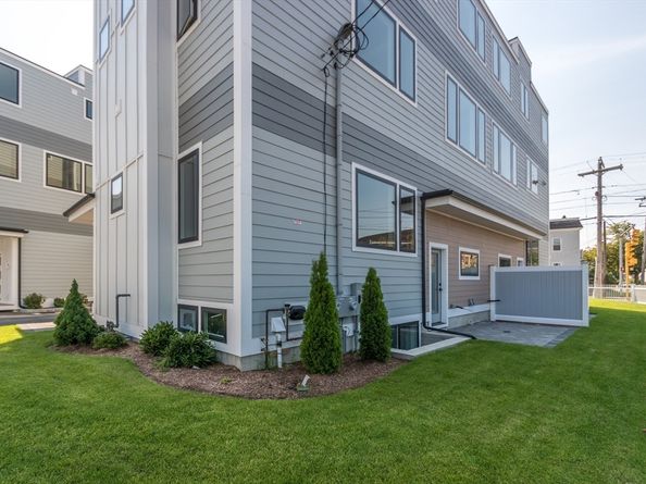 308 Newton Street 1A, Waltham MA 02453
