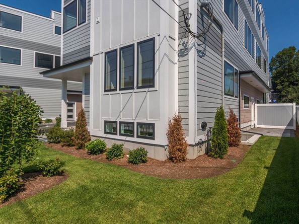 308 Newton Street 1A, Waltham MA 02453
