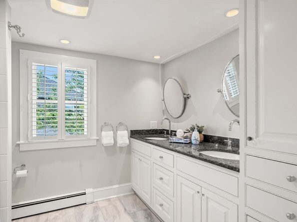 71 Gurnet Rd, Duxbury MA 02332