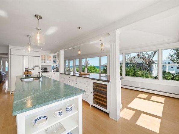 71 Gurnet Rd, Duxbury MA 02332