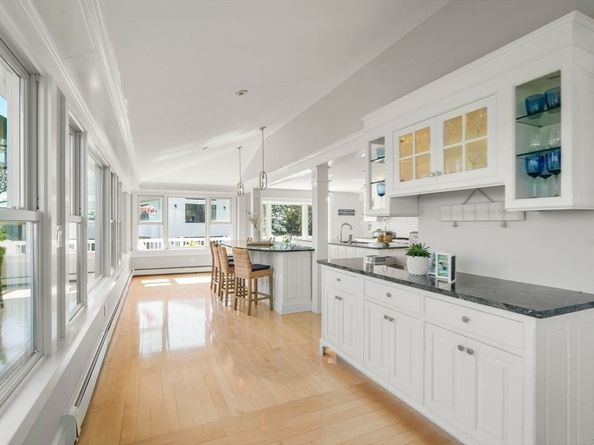 71 Gurnet Rd, Duxbury MA 02332