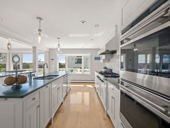 71 Gurnet Rd, Duxbury MA 02332