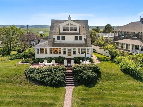 71 Gurnet Rd, Duxbury MA 02332