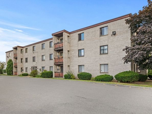 35 Mccoba St 36, Revere MA 02151