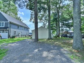 23 Lakeview Rd., Webster MA 01570