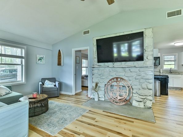 23 Lakeview Rd., Webster MA 01570