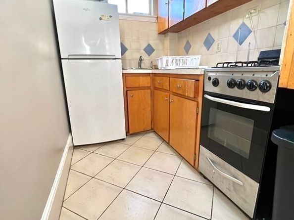 15 Ellery St 12, Cambridge MA 02138