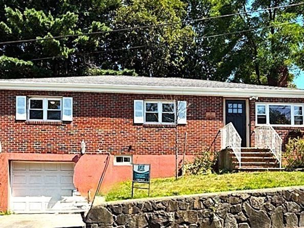 30 Linden Ter, Lynn MA 01902