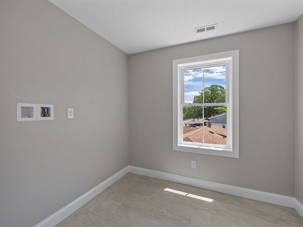 163 N Lake  Ave, Worcester MA 01605