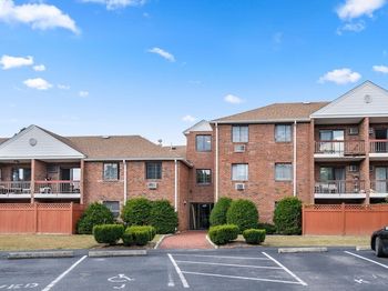 655 Saw Mill Brook Pkwy