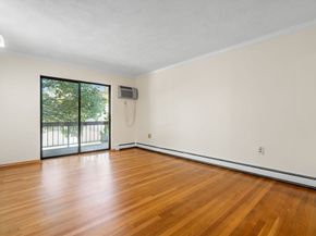 655 Saw Mill Brook Pkwy 11, Newton MA 02459