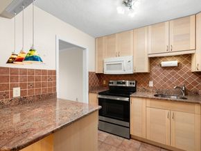 655 Saw Mill Brook Pkwy 11, Newton MA 02459