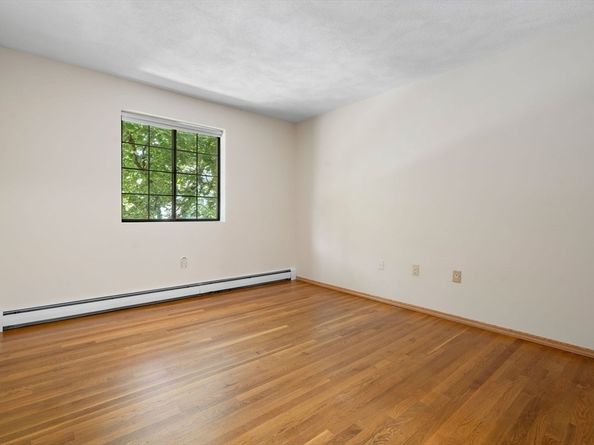 655 Saw Mill Brook Pkwy 11, Newton MA 02459