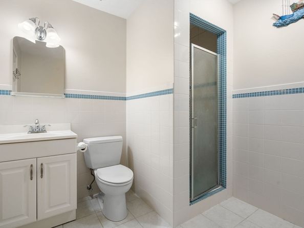 655 Saw Mill Brook Pkwy 11, Newton MA 02459