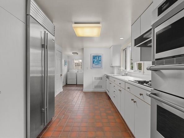84 Mount Pleasant Avenue, Gloucester MA 01930