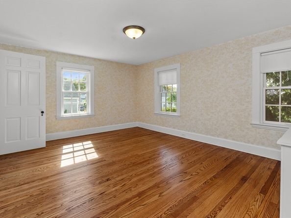 84 Mount Pleasant Avenue, Gloucester MA 01930