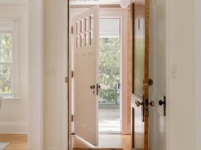 14 Hosmer St 1, Watertown MA 02472