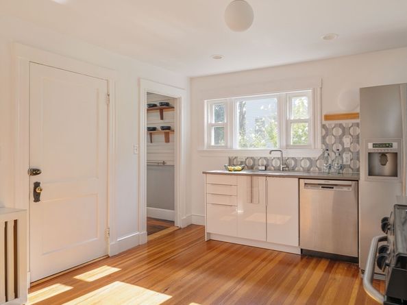 14 Hosmer St 1, Watertown MA 02472