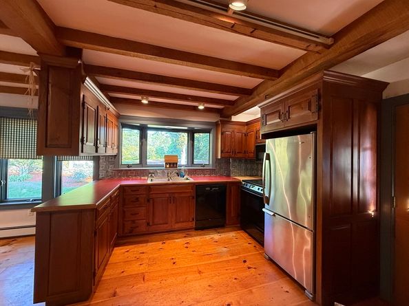 196 N Spencer Rd, Spencer MA 01562