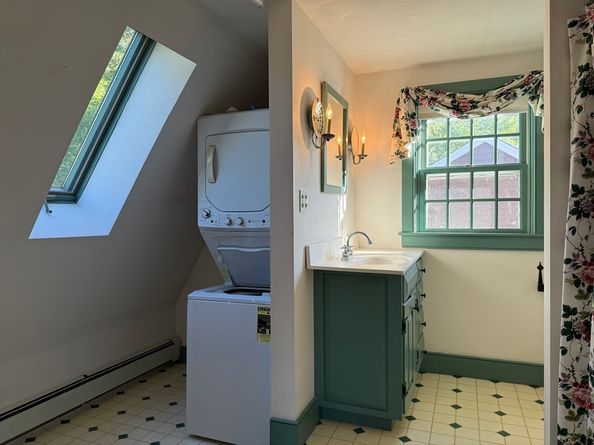 196 N Spencer Rd, Spencer MA 01562